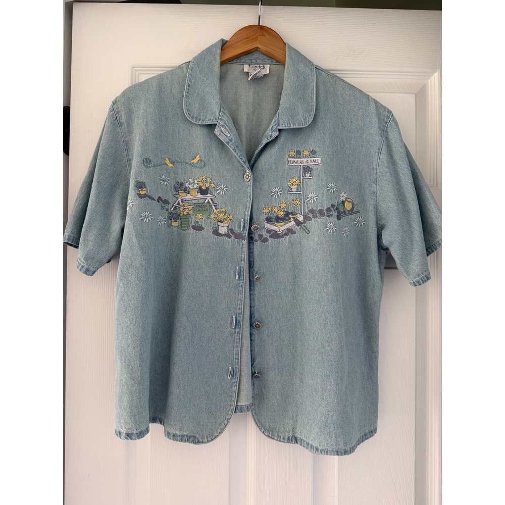 VTG 90s Womens Denim Embroidered Shirt Cottagecore Grannycore Mom Fashion